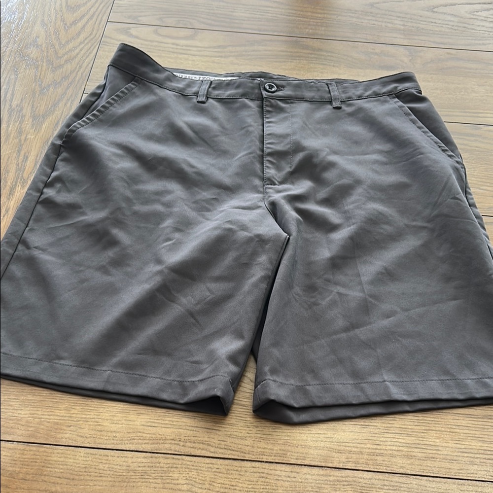 Men's Gray Izod gold Shorts size 36
